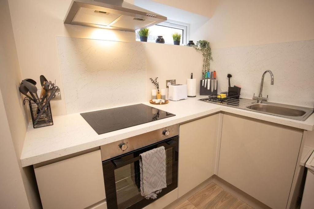 Treetop View Cosy Getaway In Eastbourne, Free Parking, Short And Long Stays, חדר תמונה