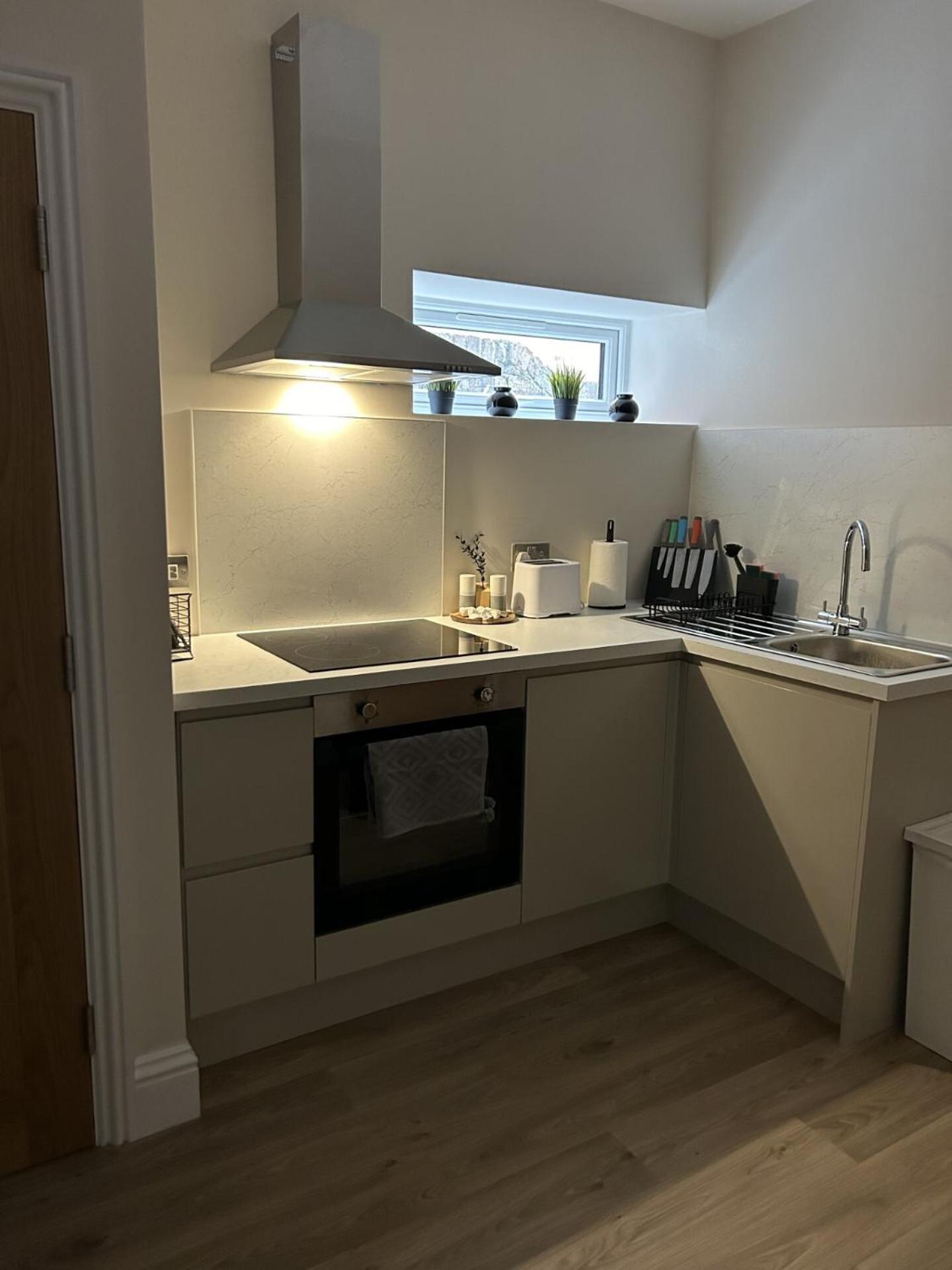Treetop View Cosy Getaway In Eastbourne, Free Parking, Short And Long Stays, חדר תמונה